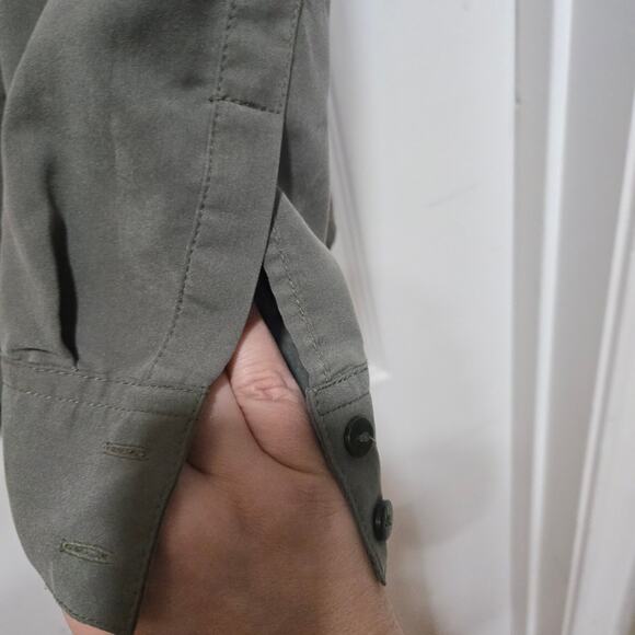 Chico’s Olive Button Front Utility Shirt Women’s Size 2 - Picture 6 of 10